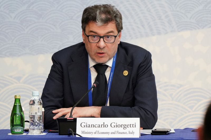 L'Italia mette a punto un decreto per avviare la fusione delle torri televisive, secondo il Ministro dell'Economia – 9 aprile 2024 alle 16:55