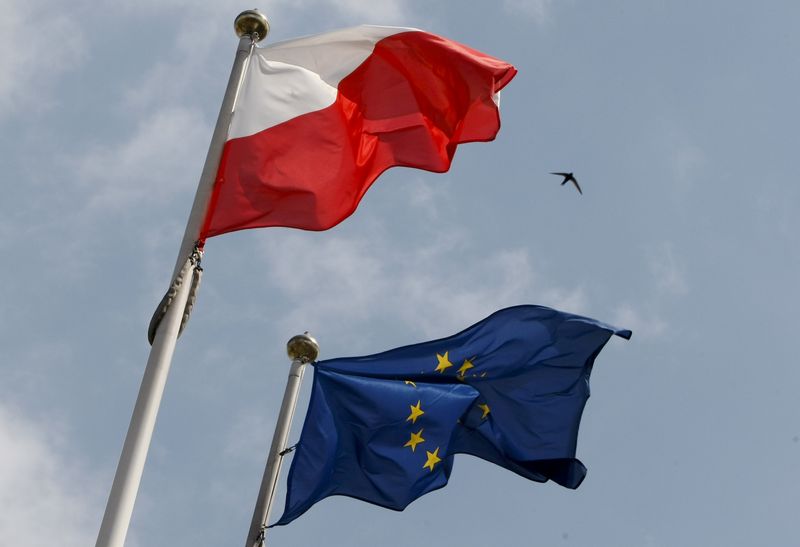 Polska przyjmuje zmieniony plan wykorzystania środków pomocowych UE